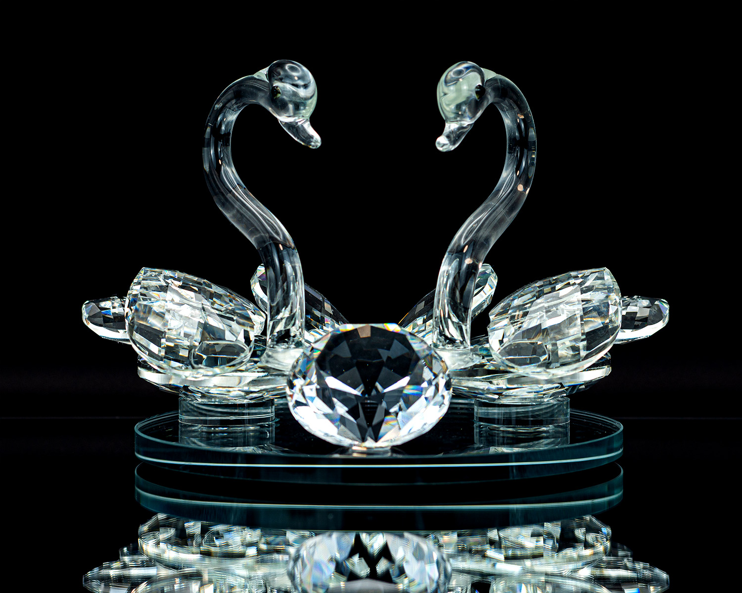 swan crystal sculpture product photo